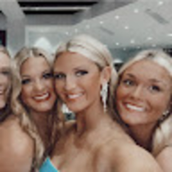 Meet your Posher, Sarah - Picture 1 of 1